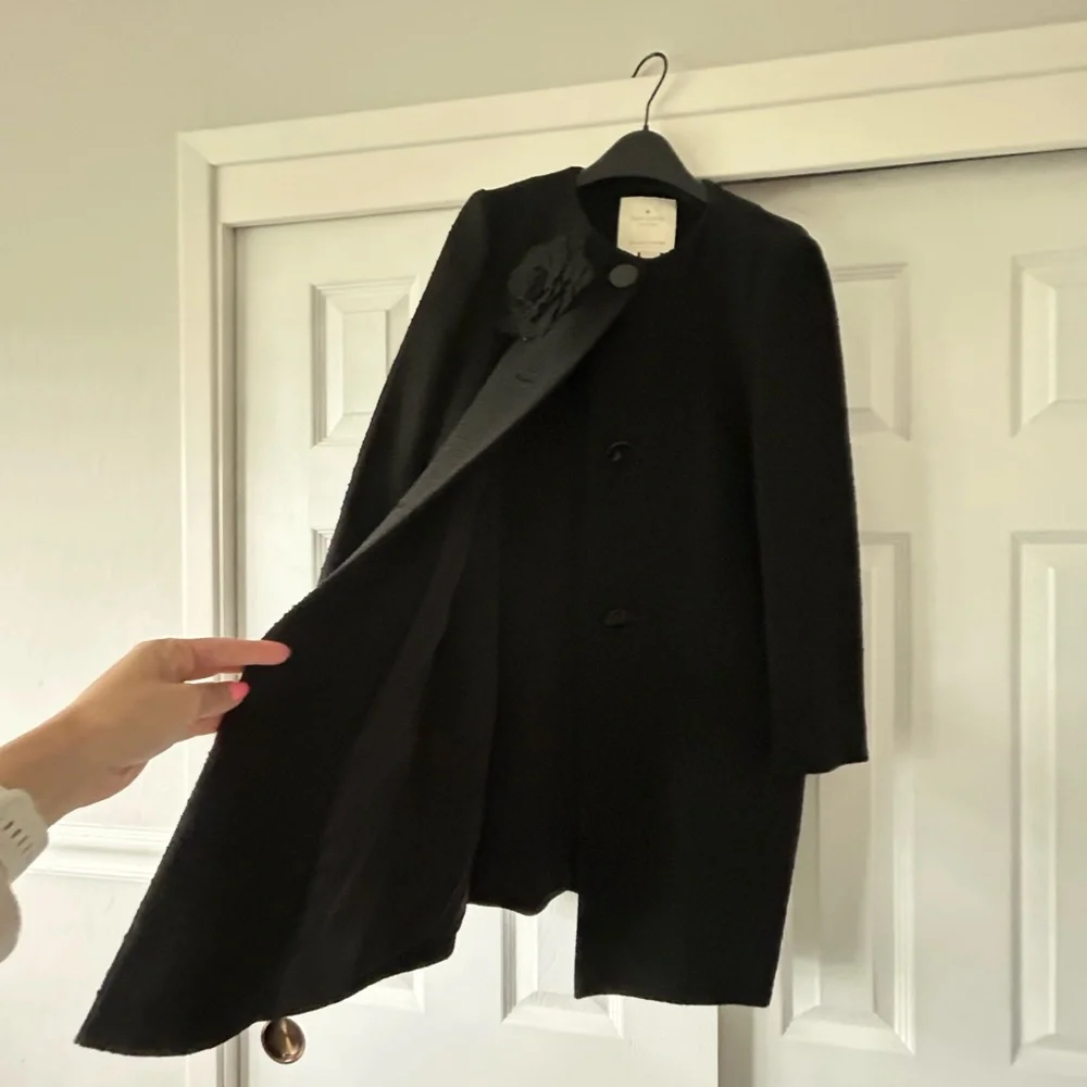 Kate Spade Black Flower Jacket Timeless Design - Picture 2 of 8